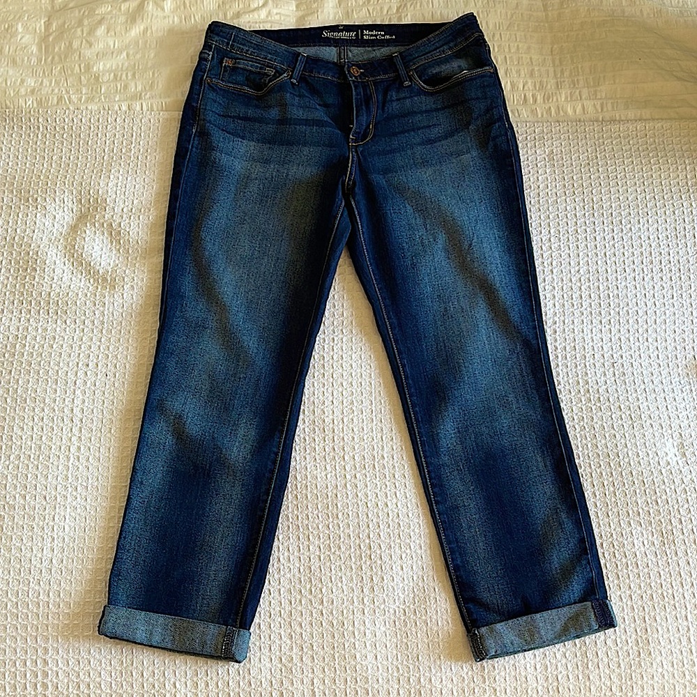Levi Strauss signature, modern slim cuffed, cropped blue jeans, size 12